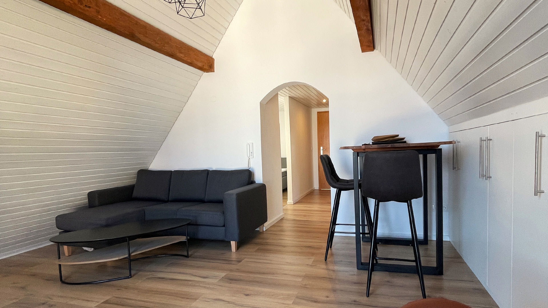 Edler Wohnbereich nach der Renovierung